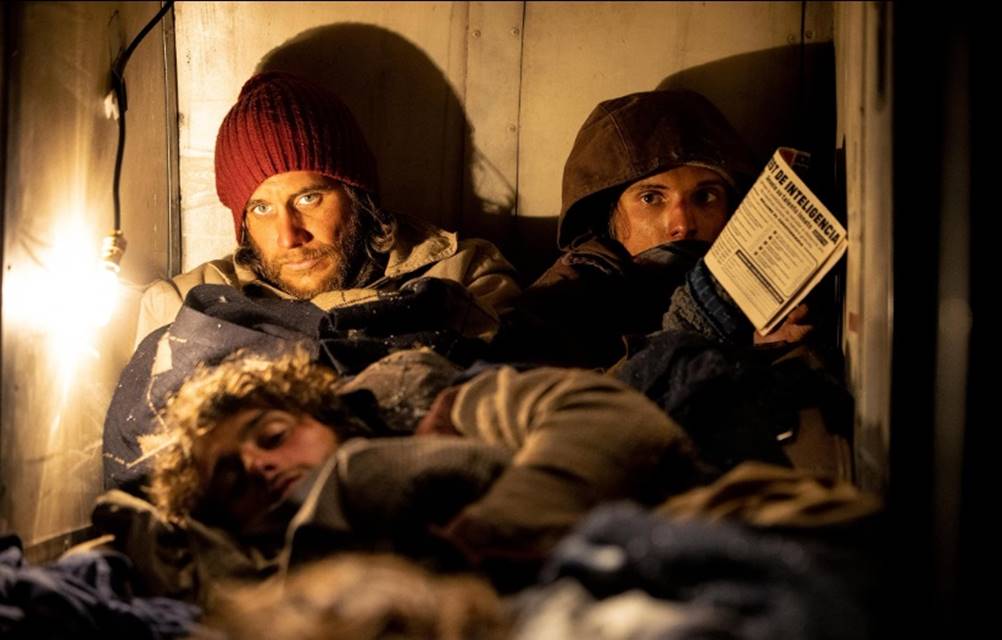 Assista A Sociedade da Neve no YOUCINE