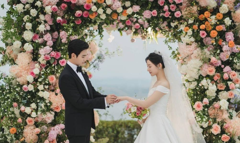 Rainha das Lágrimas junto contra todas as probabilidades